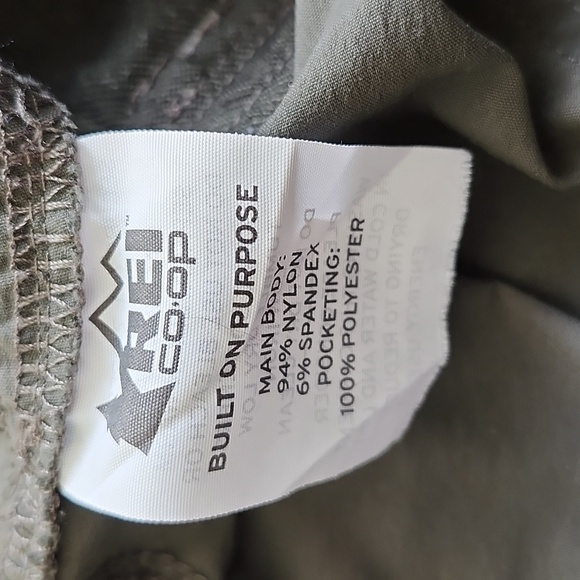 REI Women's Green Relaxed Fit Adjustable Waist Zip Off Outdoor Pants, Size 14 P - Picture 10 of 11